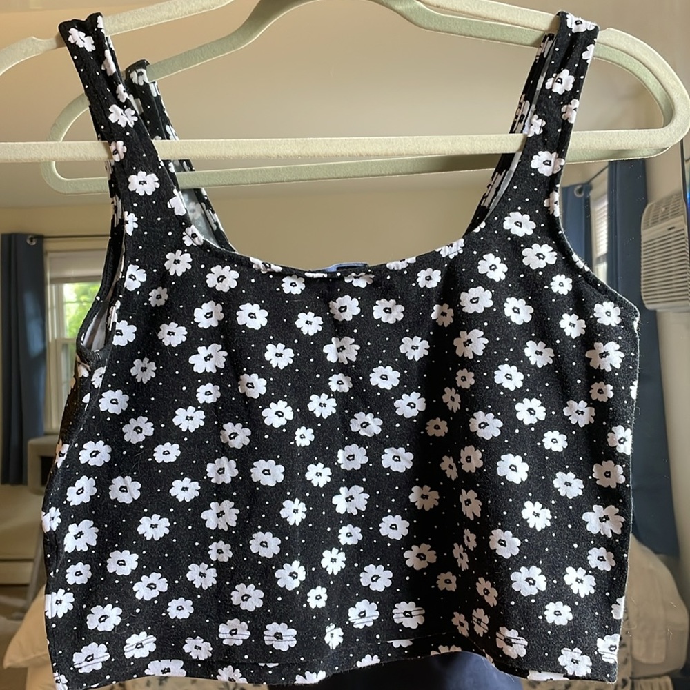 Black and white floral crop top